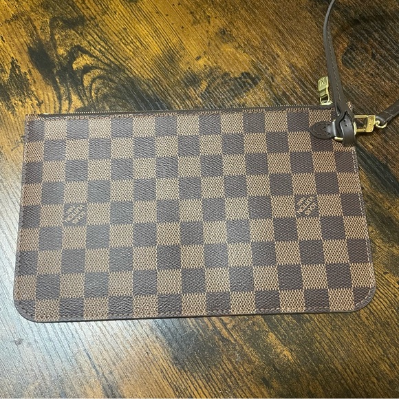 Louis Vuitton LV Damier Ebene Neverfull MM Pouch Wristlet Wallet - Picture 4 of 8